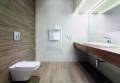 Zehnder_RAD_Zeno-Wing-EL_right_DBM_traffic_white_hotel_bathroom